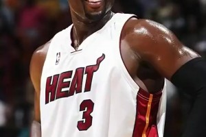 杨毅：韦德中距离很稳定，三分虽然投的少&关键时刻总能投进！